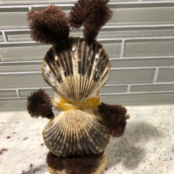 Shell People and 2 Shell Keychains Included - Picture 9 of 16